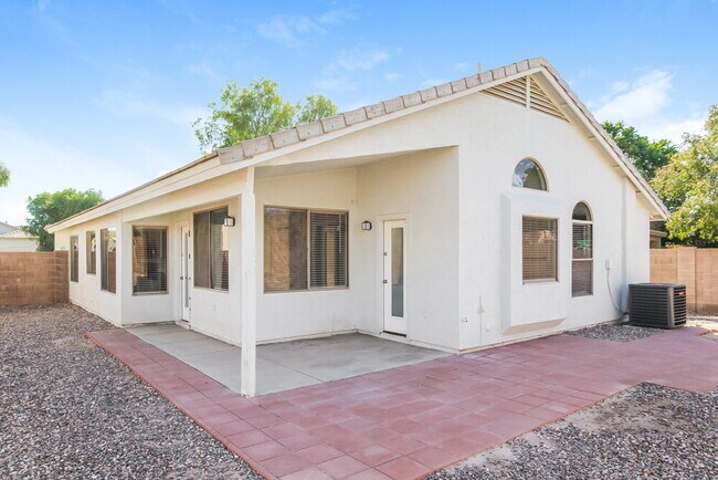 Building Photo - 16766 W Taylor St