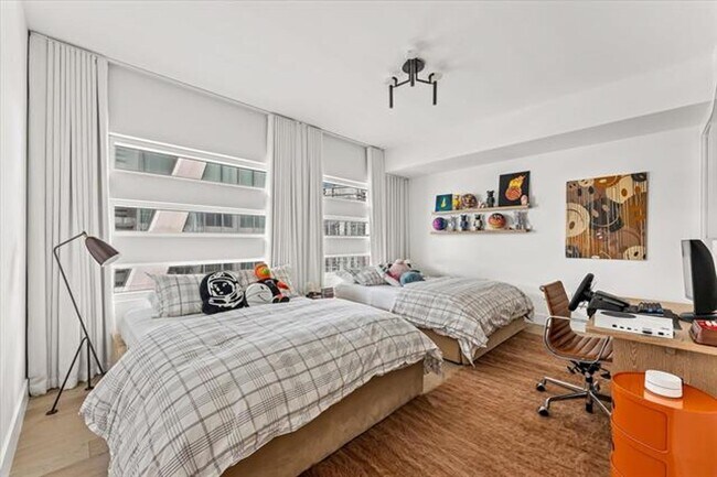 Building Photo - 1040 Biscayne Blvd