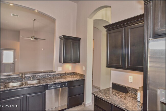 Building Photo - 14373 High Rock Dr
