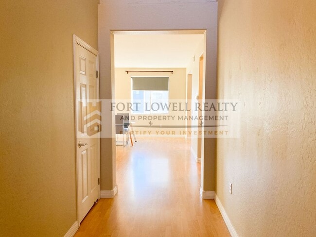 Building Photo - Two bedrooms, 2 Bathrooms 1,288 Sq. Ft. Plus 2 Car Garage in Phoenix AZ 85004