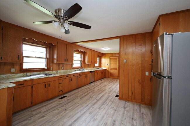 Building Photo - 5362 Moss Oak Trail