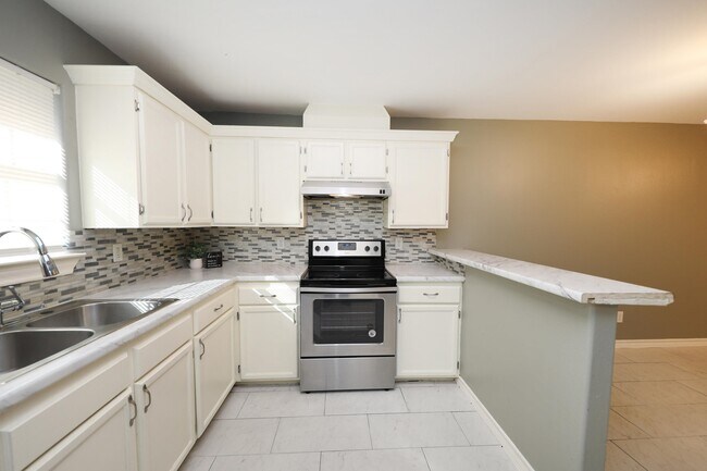 Building Photo - 205 W San Carlos St