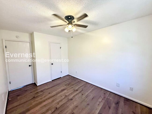 Building Photo - 6941 Suburban Terrace