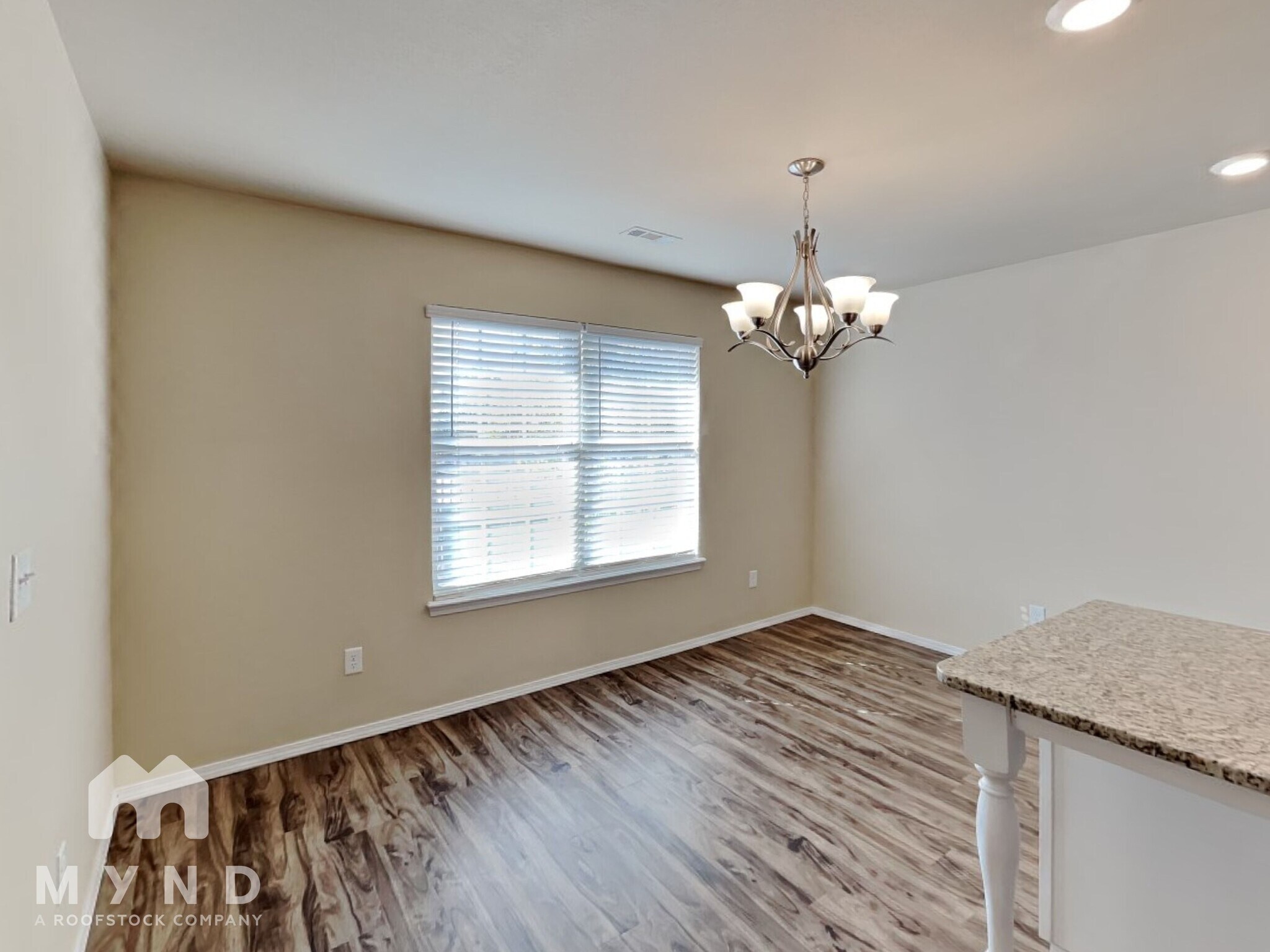 Building Photo - 2109 Cedar Cir