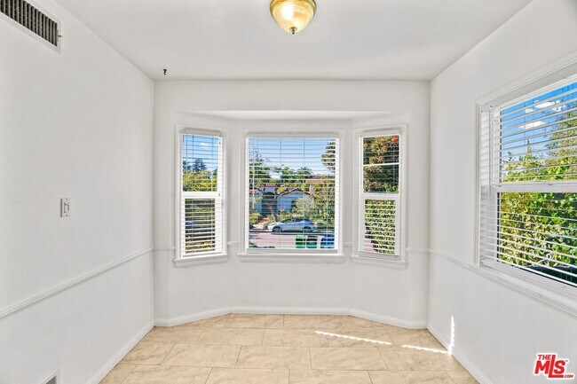 Building Photo - 1918 Prosser Ave