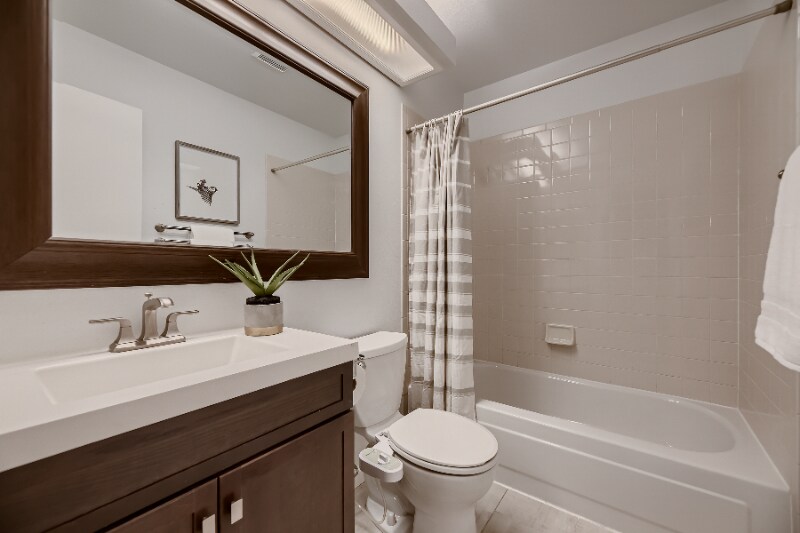 Building Photo - 9048 Bermuda Cir