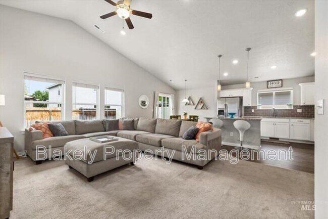 Building Photo - 260 W Waukesha St