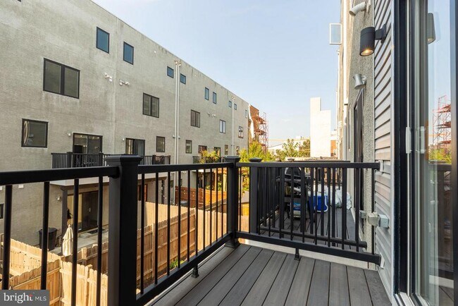 Building Photo - 1850 Frankford Ave