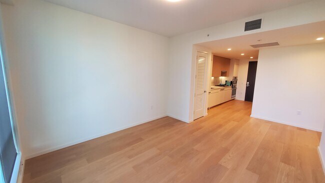 Building Photo - 877 Francisco St