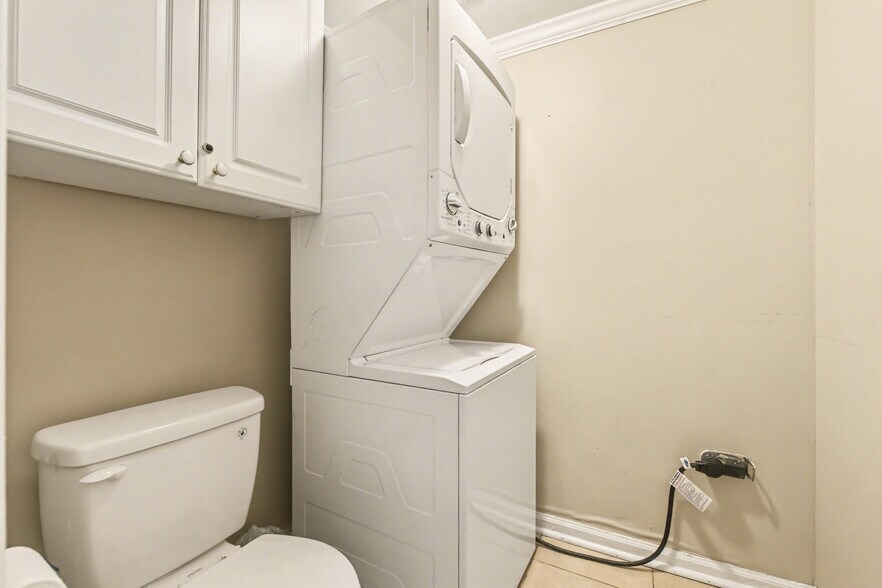 Building Photo - 507 Stinson Dr