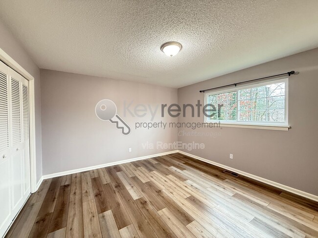 Building Photo - 4627 Hillmont Ln