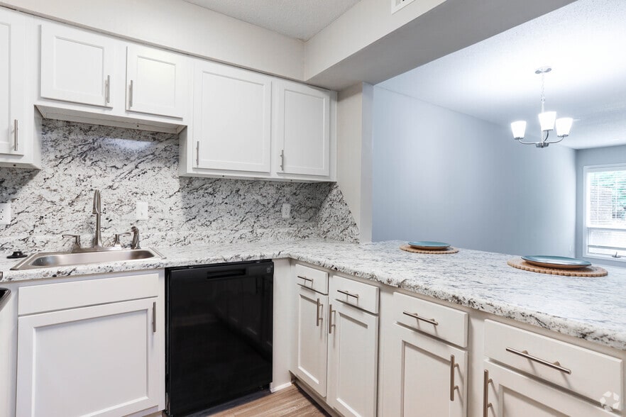 Primary Photo - Carriage Hill Apartments