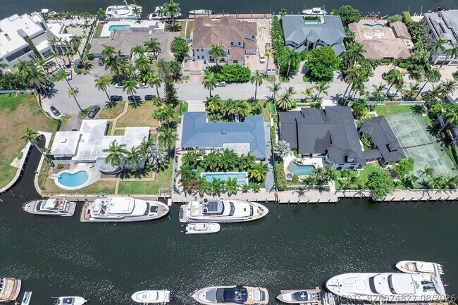 Building Photo - 207 Royal Palm Dr
