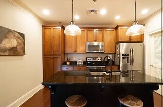 Building Photo - Newly Renovated! Music Row Gated Condo