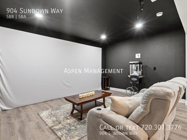 Building Photo - 904 Sundown Way