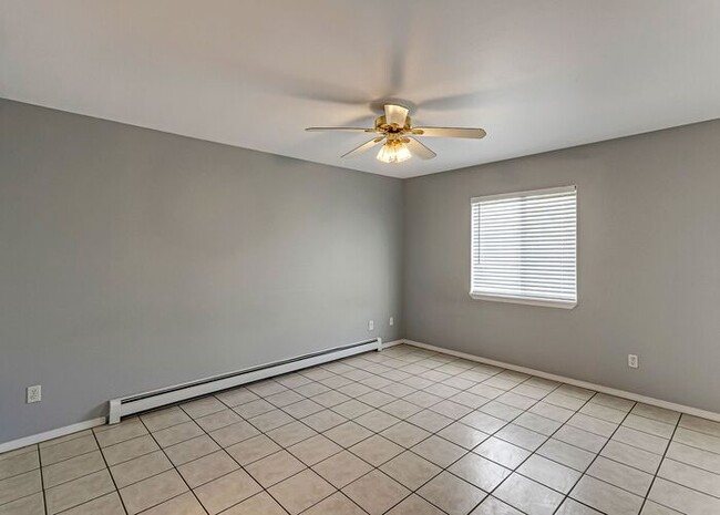 Building Photo - For Rent – Spacious 3 Bed / 2 Bath Duplex