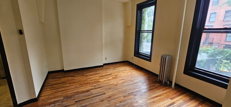 Building Photo - 140 W 123rd St