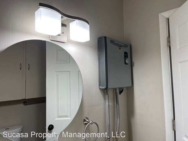 Building Photo - 2 br, 1 bath House - 2535 Rockwood Dr.