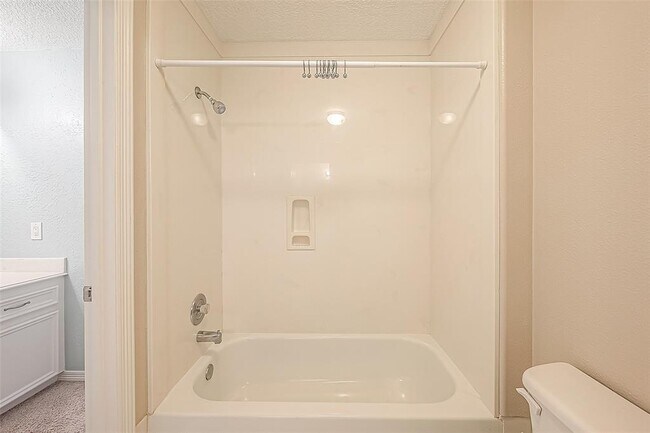 Building Photo - 13135 Finch Brook Dr