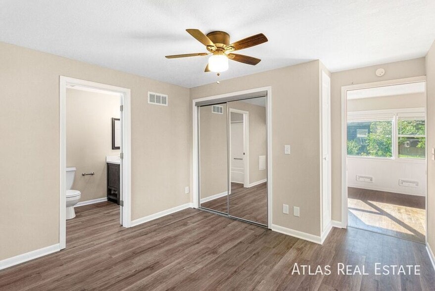 Building Photo - 5016 W 72nd St