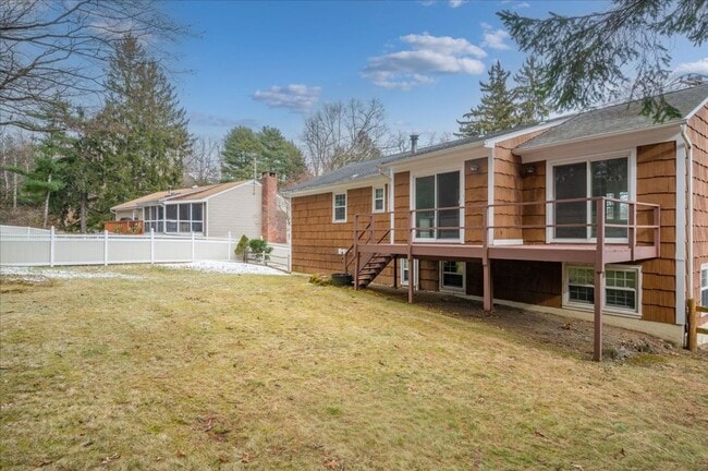 Building Photo - Croton On Hudon 4-Bedroom 2.5-Bathroom Home