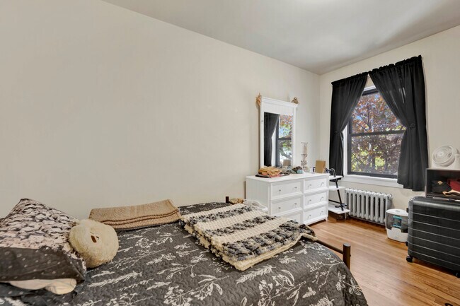 Building Photo - 2959 N Damen Ave