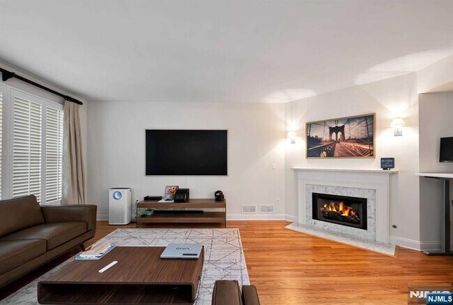 Building Photo - 40 Schindler Ct