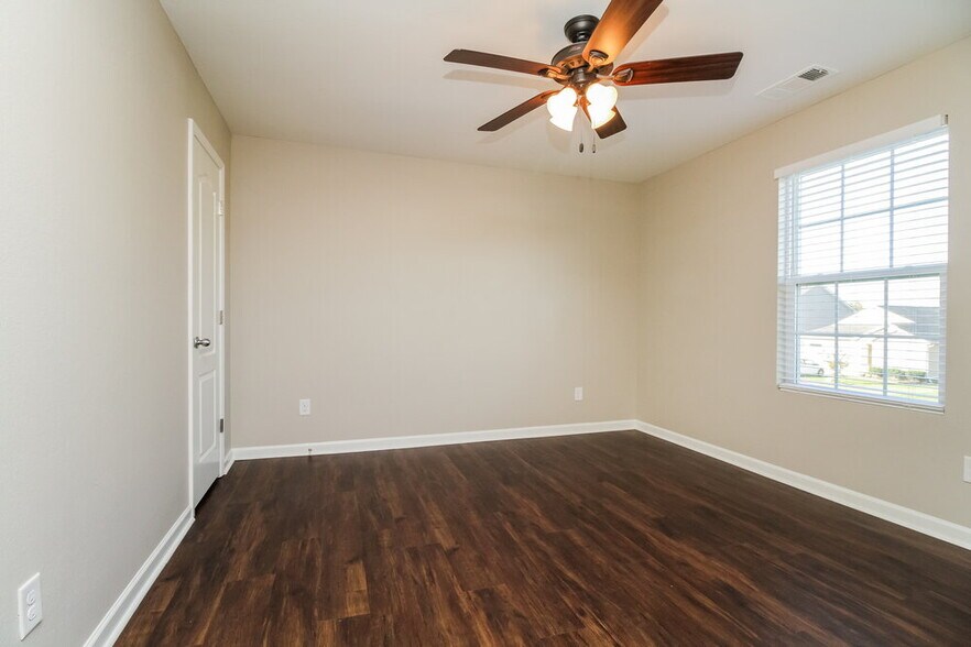 Building Photo - 3511 Pitchers Ln