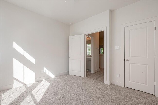 Building Photo - 9414 McGallion Rd