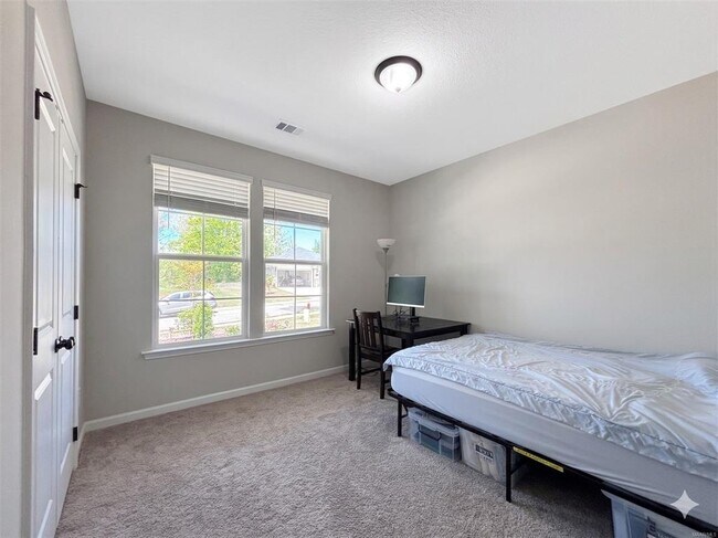 Building Photo - 154 Westover St