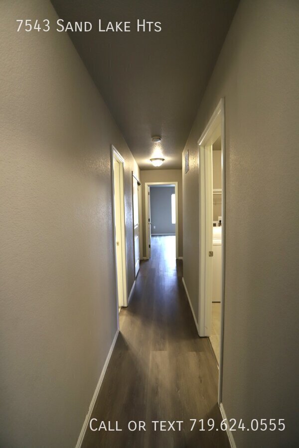 Building Photo - Contemporary, light-filled townhouse avail...