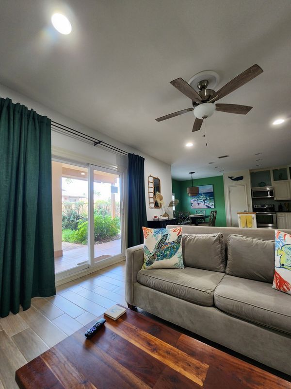 Building Photo - 206 W Red Snapper St