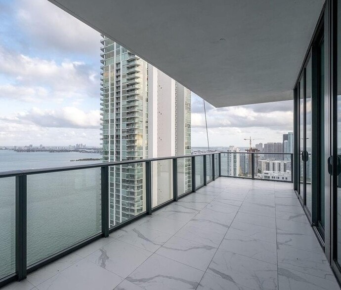 Building Photo - 480 NE 31st