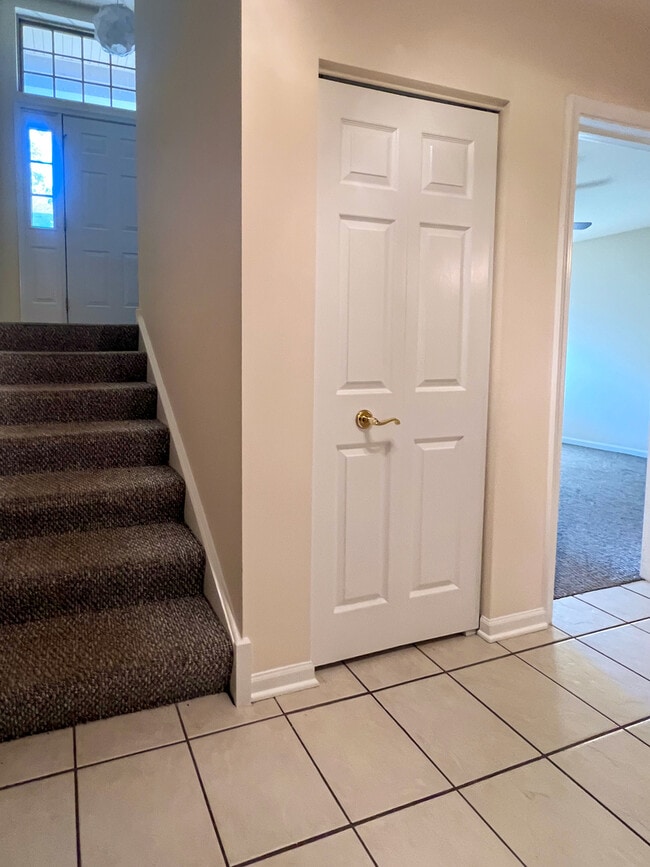 Building Photo - 554 Prestwick Ln