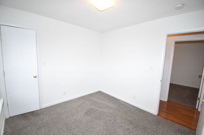 Building Photo - 3 Bedroom Pet Friendly Home For Rent Near ...