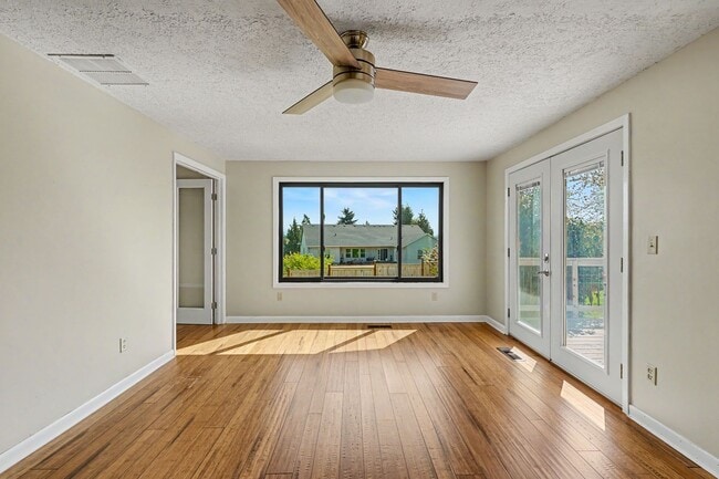 Building Photo - 4 bed, 2 bath single-level home in quiet West Salem neighborhood!