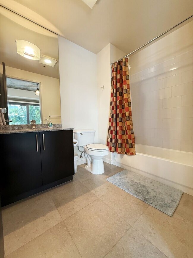 Building Photo - 2 Bed/2 Bath Condo at Aperture in Little I...