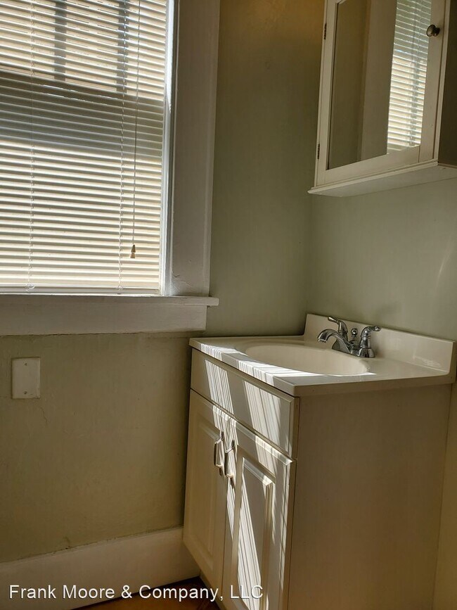 Building Photo - 2 br, 2 bath House - 1323 E. Duffy St