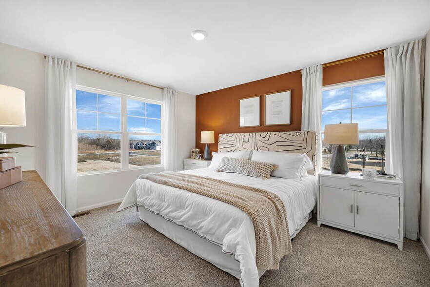 Building Photo - 370 Bridgeview Ct