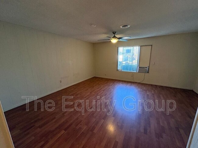 Building Photo - 1413 W Cambridge Ave