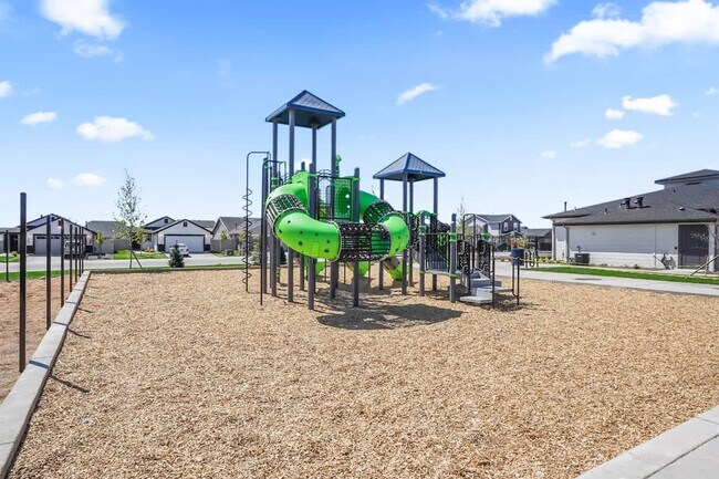 Building Photo - 10390 Crystal Ridge Dr