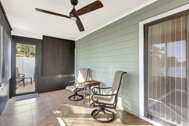 Building Photo - 602 Lakewood Dr