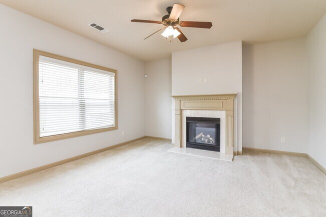 Building Photo - 3096 Montauk Hill Dr NE