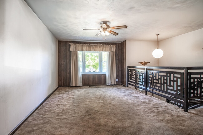 Building Photo - 738 Tinley Dr
