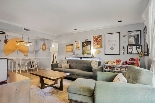 Building Photo - Beautiful First Floor Condo in Palmetto Commons