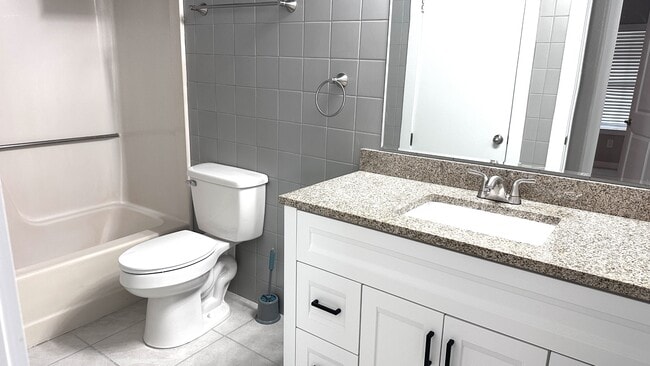 Building Photo - 7202 Mansions Dr