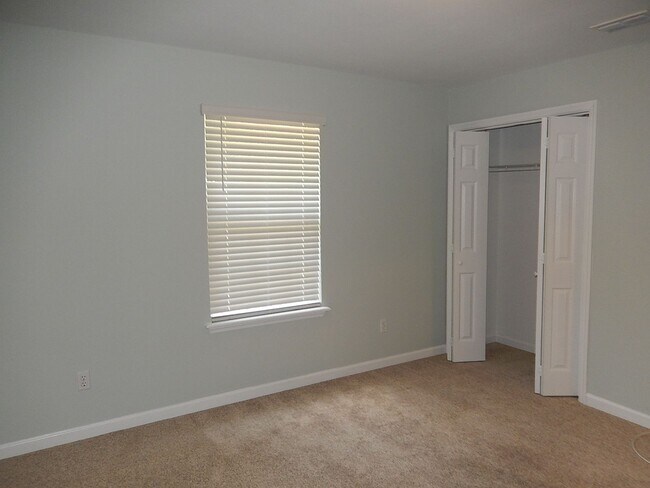 Building Photo - LOVELY 4/2.5 in Buck Lake Area on 1 Acre w/ 2 Car Garage, Washer/Dryer, Lawn Maint, & 2228 sq ft!...