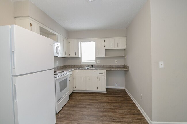 Building Photo - 20-420 Thompsonville Ln