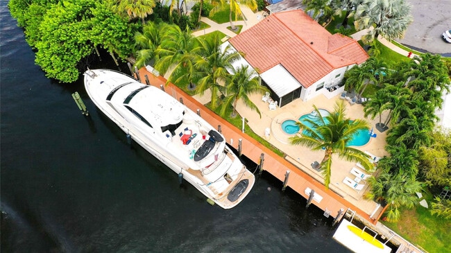 Building Photo - 1329 SW 12th Ct