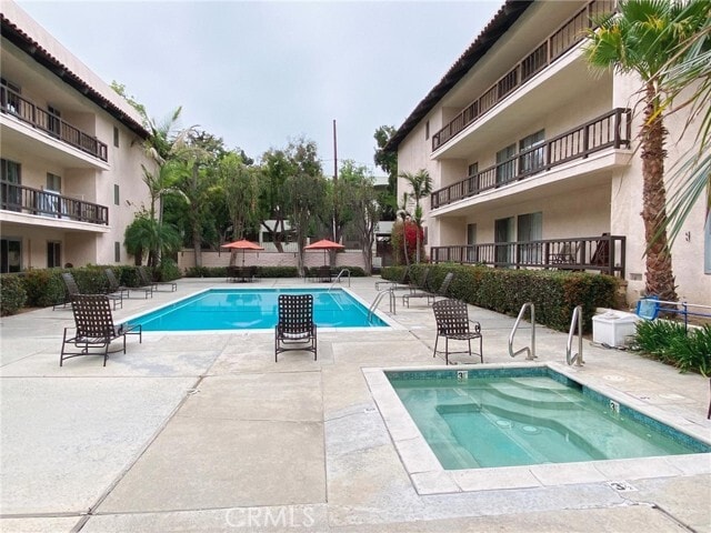 Building Photo - 1127 E Del Mar Blvd